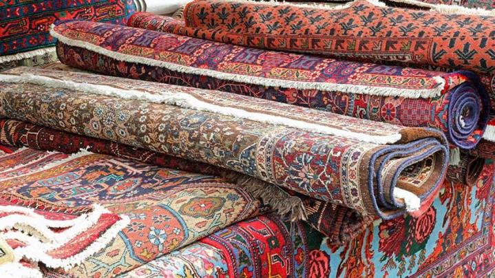 Plongez dans le luxe avec notre collection de tapis persans triés sur le volet.